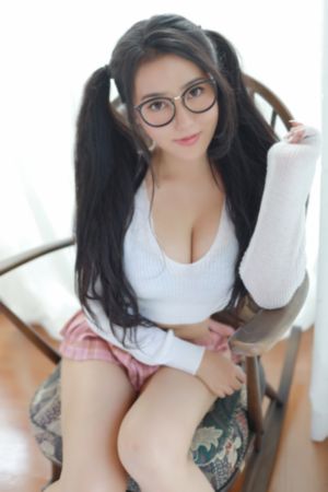 25岁的女高中生
